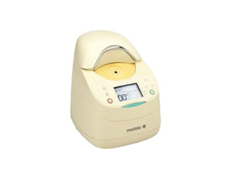 The Calesca Warming and Thawing Device from Medela.