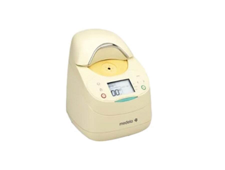 The Calesca Warming and Thawing Device from Medela.