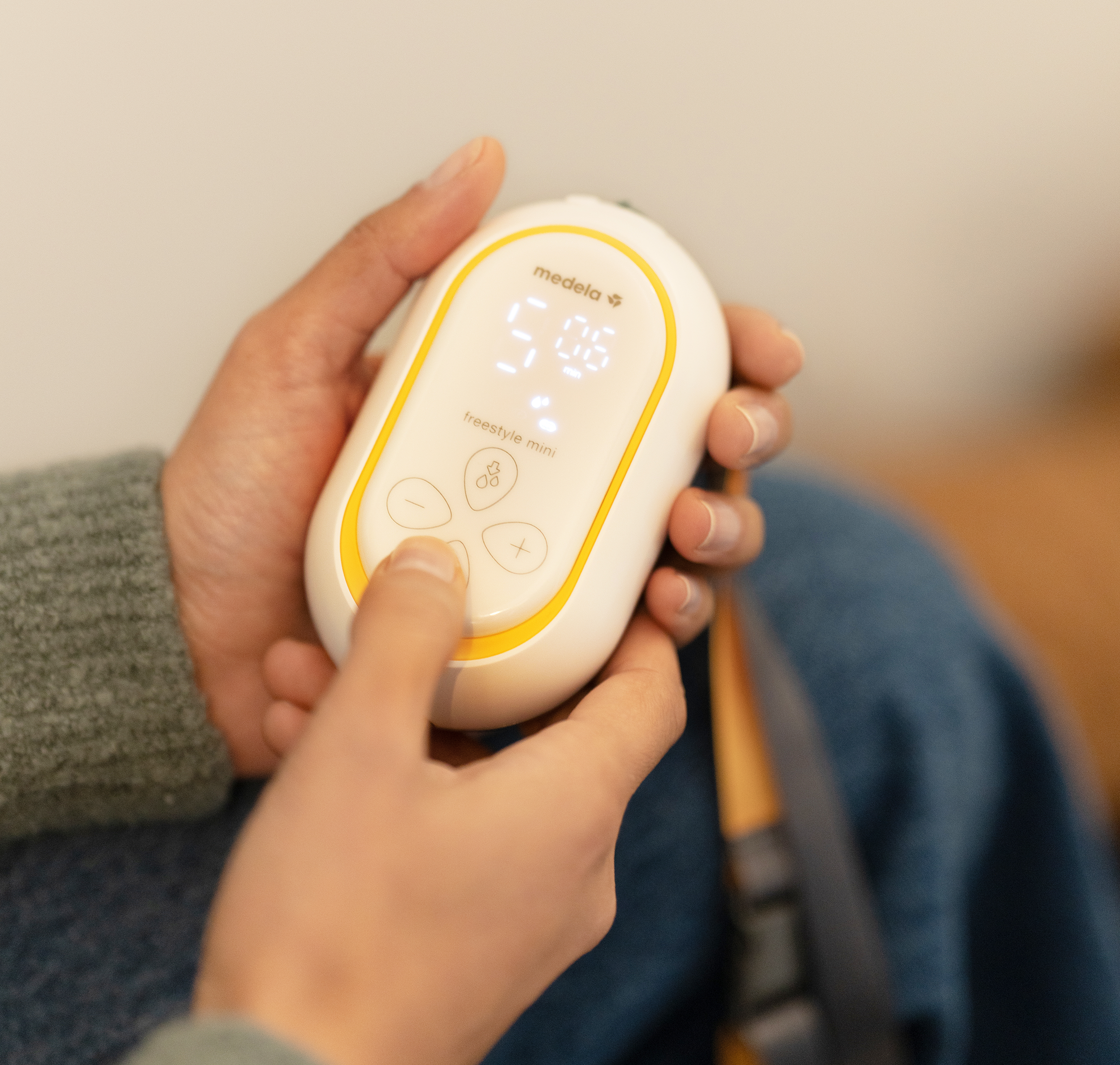 Freestyle™ Mini Hands-free double electric Breast Pump