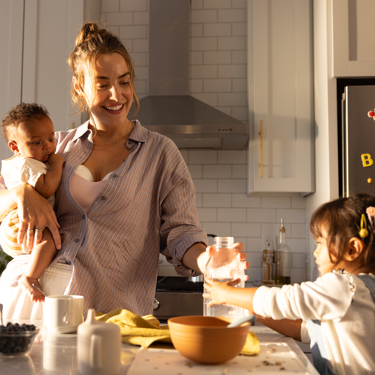 Medela Motion InBra Wearable Electric Breast Pump – Highly efficient and anatomically designed for everyday use at home, at work and on the move.