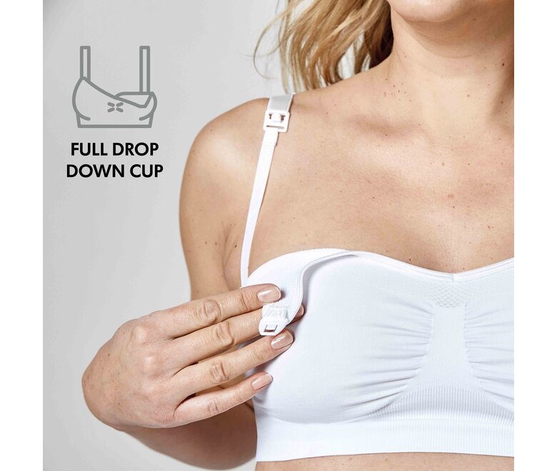 Maman portant un Medela Keep Cool™ Bra blanc avec le texte, « Full drop down cup ».