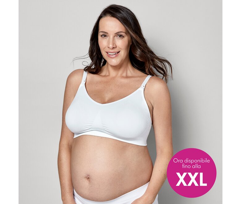 Donna che indossa un reggiseno Medela Keep Cool™ Ultra bianco vista frontale