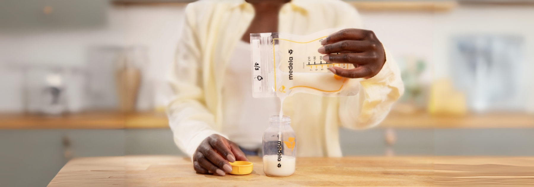 Easy Pour Breast Milk Storage Bags Medela Easy Pour Breast Milk Storage Bags - You can pour with just one hand