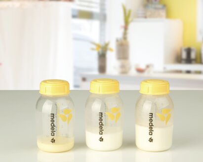Medela breast milk storage bottles 5oz, 3 pack