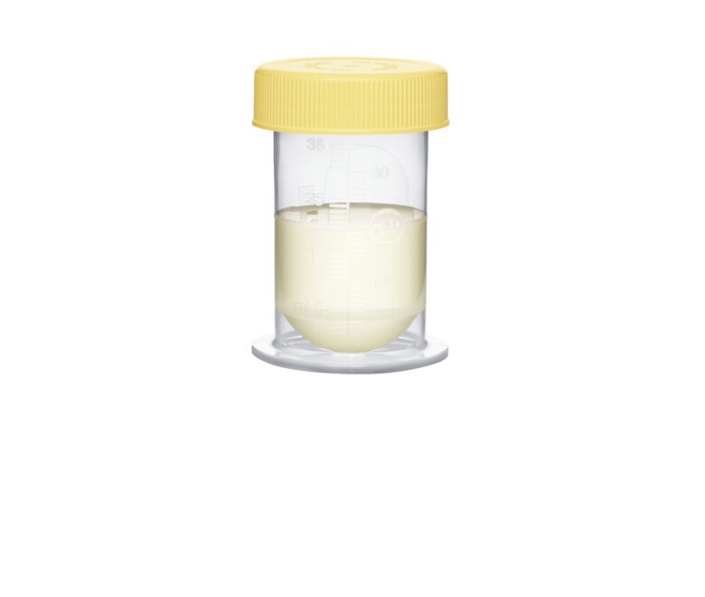El contenedor de calostro Medela de 35 ml tiene el fondo curvado para minimizar la pérdida de calostro.