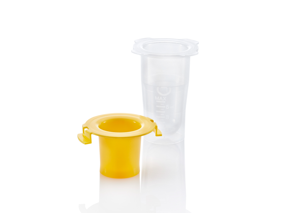 The Medela Colostrum Protector consists of two parts, the Colostrum Protector and the Lid