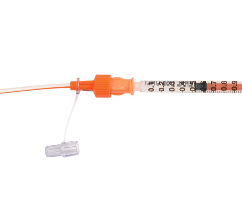 The Medela Low Dose Dual Cap is removable and provides an easy option for PO or ENFit® enteral delivery of medication.