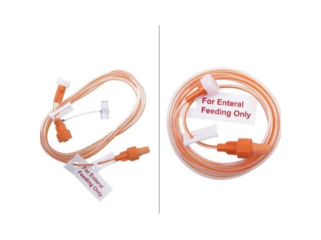 Side by side of ENFit extension set, with and without medication port.