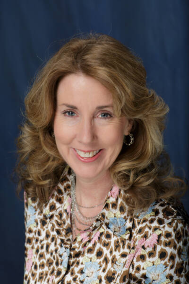 Photo of Professor Leslie Parker, Ph.D., ARNP, NNP-BC