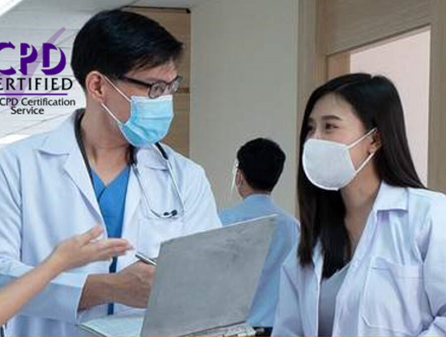 Zwei Ärzte unterhalten sich, während sie auf einen Laptop schauen.  Der Text auf dem Foto lautet: „CPD Certified.  Der CPD-Zertifizierungsdienst“.