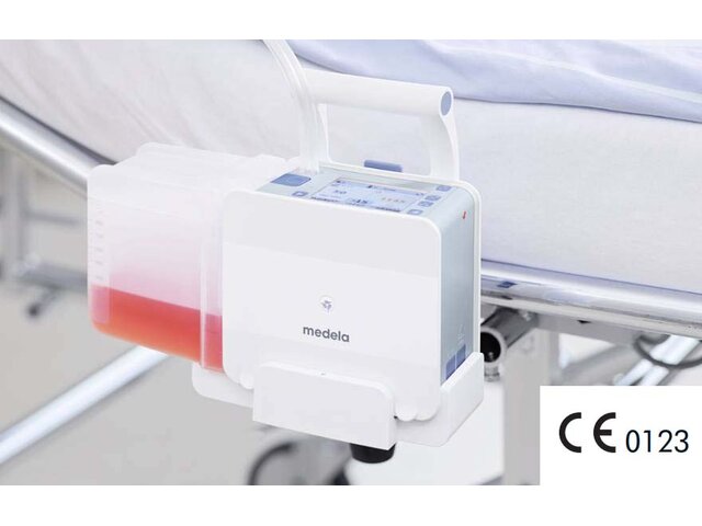 Das digitale Brustdrainage- und Überwachungssystem Medela Thopaz+ im Einsatz in einem Krankenhaus.