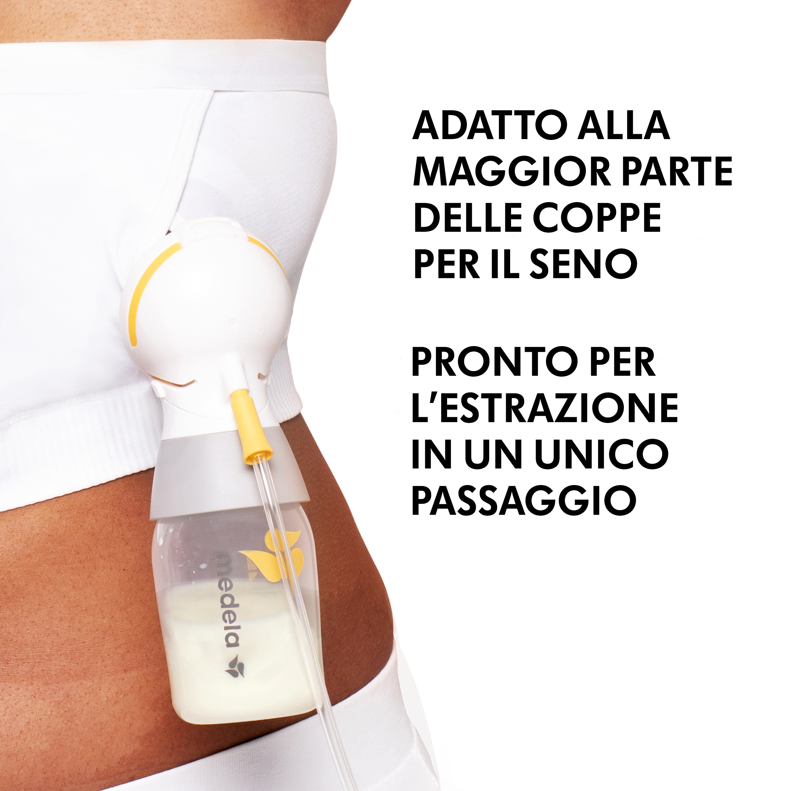 Il lato sinistro di una donna che indossa un bustier per il pompaggio Medela Hands-free™ bianco con un set di pompaggio singolo collegato. Testo: “Adatto alla maggior parte delle coppe per il seno”, “Pronto per l'estrazione in un unico passaggio”.