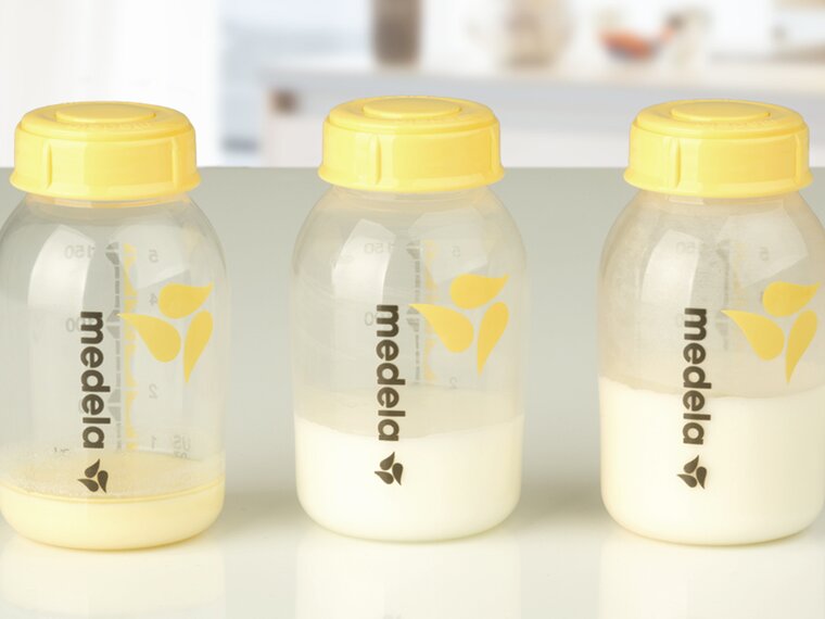 Illustration of the composition of breast milk and its nutrients in Medela breast milk bottles.